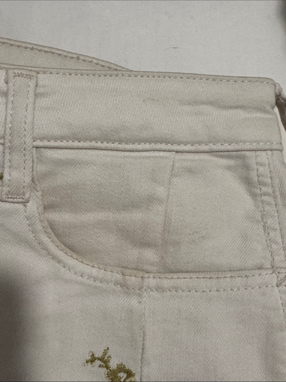 Pilcro Heritage Curve Mid-Rise Tapered
Barrel Jeans - Picture 6 of 6
